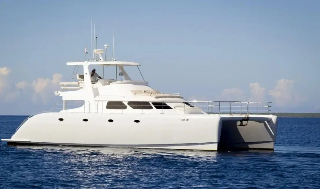 Catamaran Liquid — Private Charter